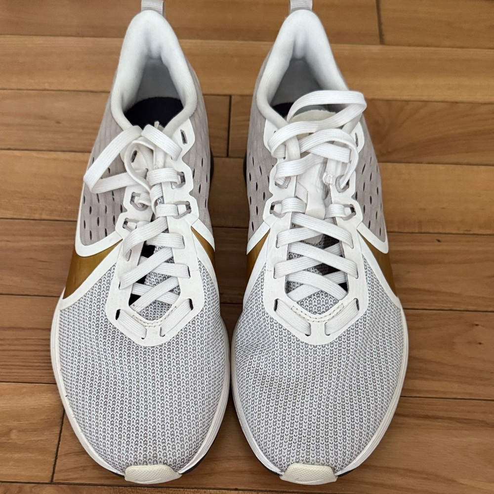 Nike White and Gold Zoom Strike Size 7 New No Box